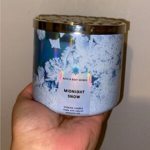 Bath & Body Works Candle - Scent : Midnight Snow